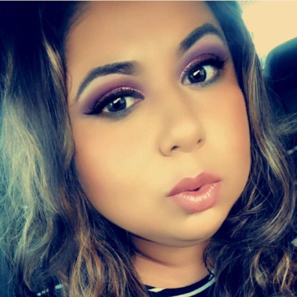 Meet your Posher, Mia